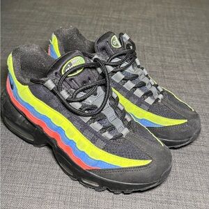 Nike Air Max 95 Black Multicolor Sneakers sz 5Y